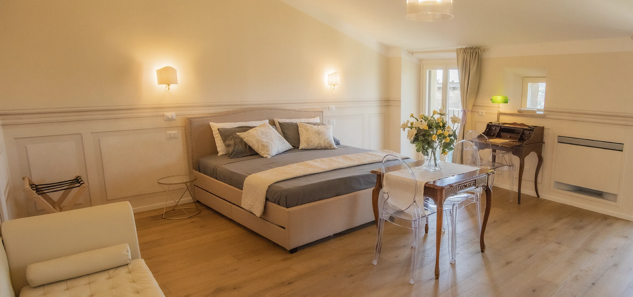 holidays-siena-luxury-suite-slide